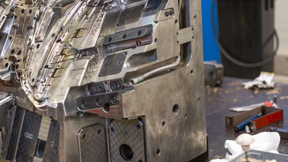 Plastic Rake Injection Molding What to Pay Attention to When Processing Plastic Injection Molding?